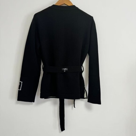 Chanel Black Lace-Up Cardigan: Where Classic Meets Elegant Style - Picture 9 of 11